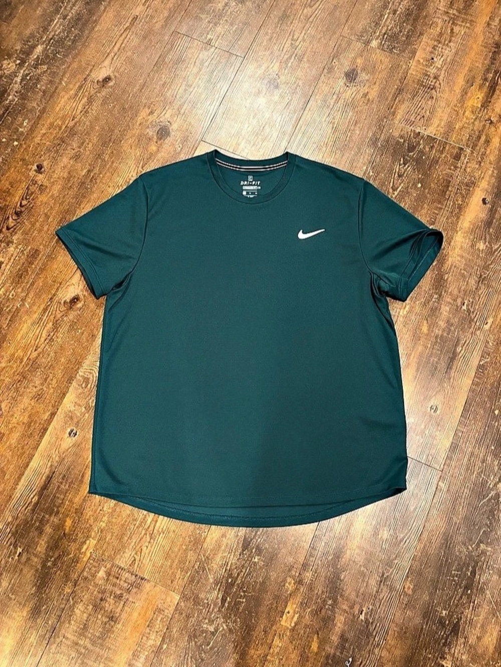 Nike Men's standard fit Dri-FIT Tennis T-Shirt Green XL